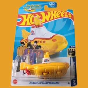 The Beatles YELLOW  SUBMARINE Hot Wheels 2023 HW Screen Time Mattel 6/10